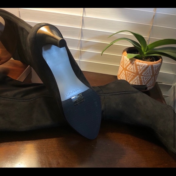 Black Tahari Boots - Picture 6 of 9